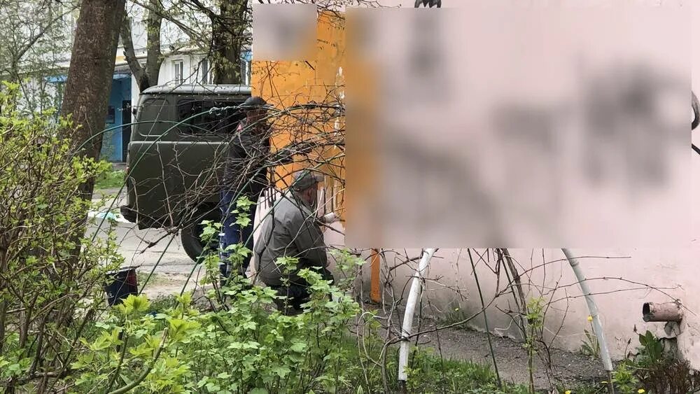 Замазывают рекламу. Замазывают рекламу