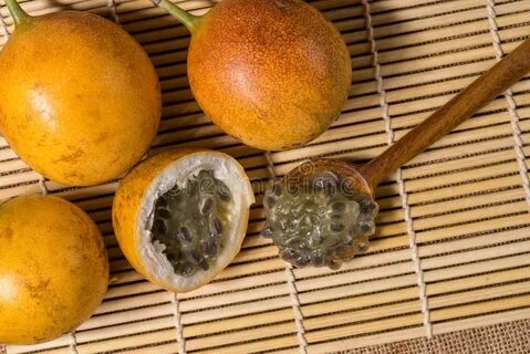 Косточки маракуйи