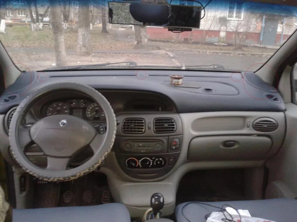 Панель рено сценик 1. Торпеда рено сценик 1 рестайлинг. renault scenic 2000 салон. renault scenic 1 салон. рено сценик 1 салон.