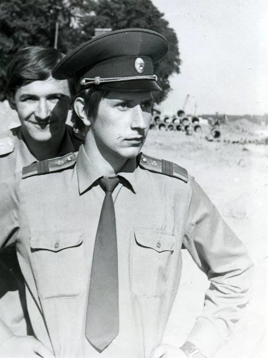 военнослужащие контрактники. старший прапорщик советской армии. прапорщик в армии ссср. дембельский дипломат ссср. военнослужащие сверхсрочной службы.