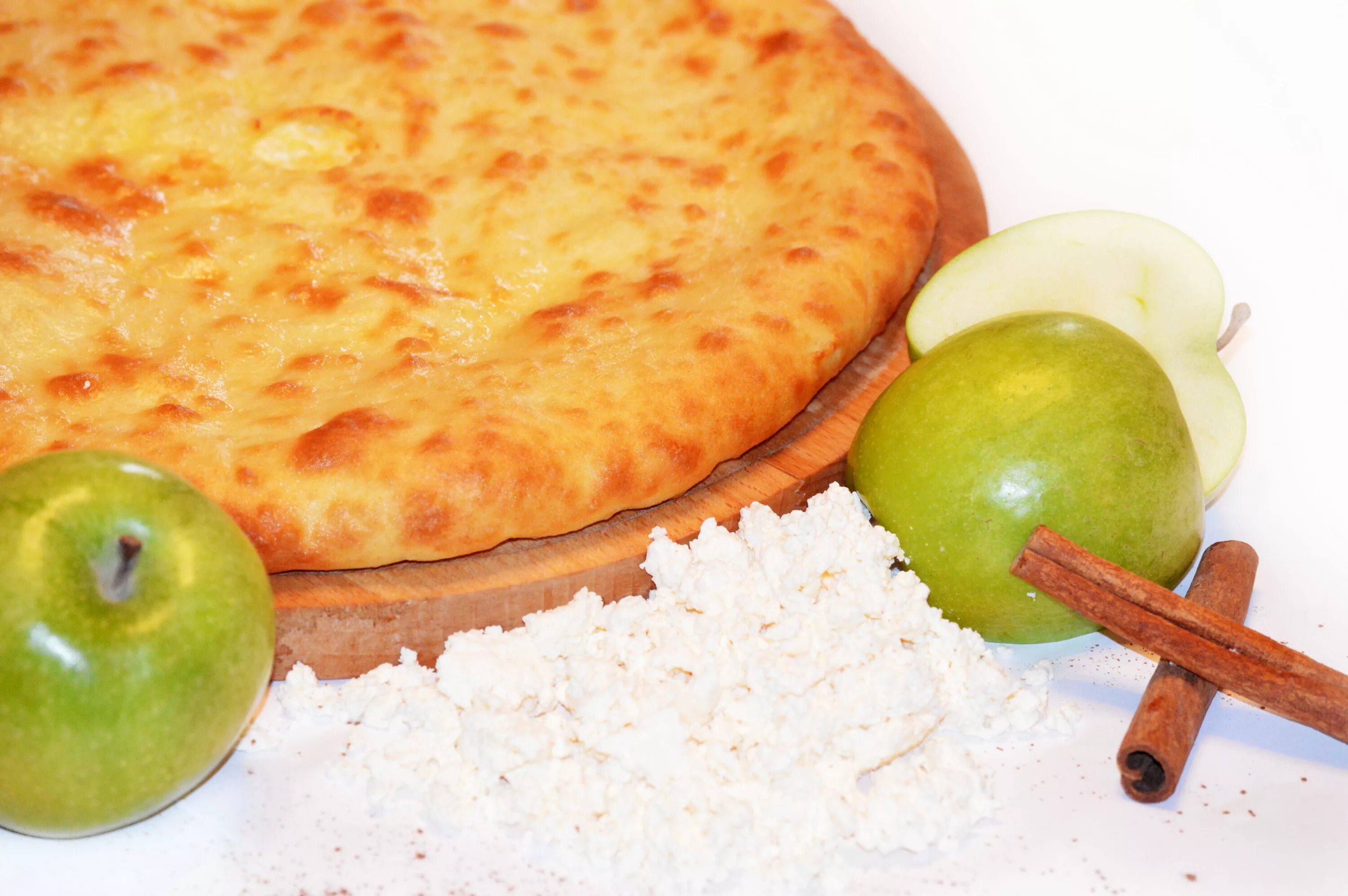 Осетинские пироги на прозрачном фоне. Дрожжевое тесто на осетинские пироги. Осетинский пирог на молоке с дрожжами. Осетинский пирог на молоке с дрожжами. Хачапури уалибах.