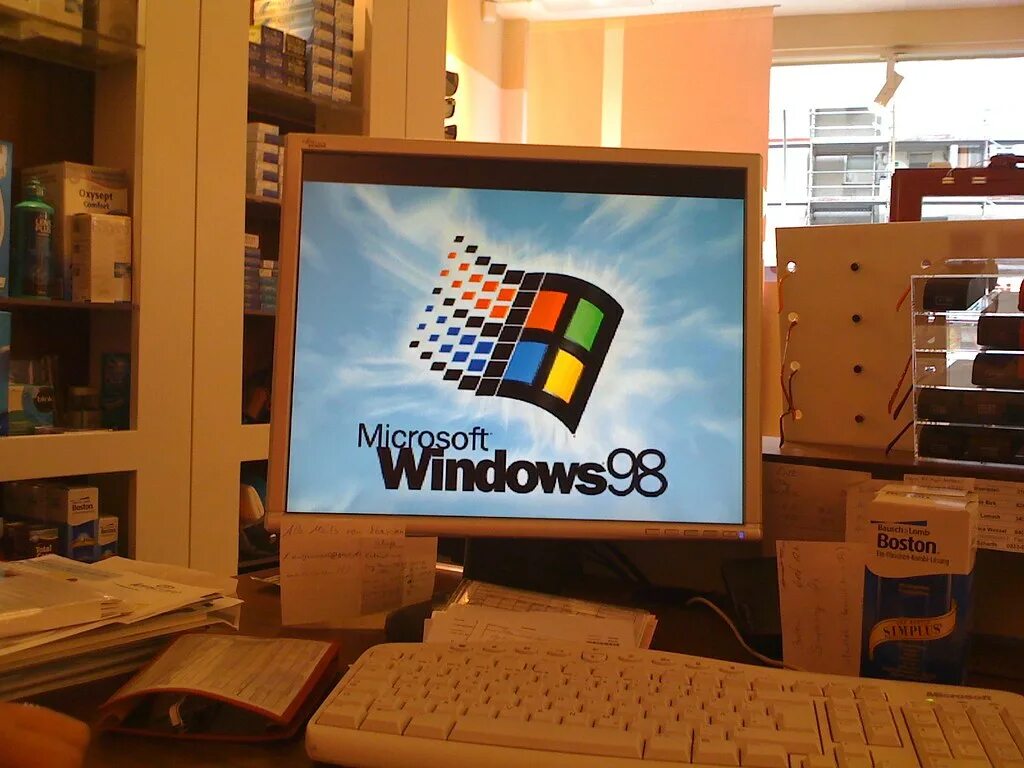 Компьютеры 98 года. Компьютер Windows 98. Старый компьютер Windows 98. Виндовс 98 компьютер. Монитор виндовс 98.