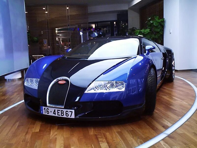 Бугатти в омске. Bugatti 2002. бугатти вейрон 2002. прототип бугатти вейрон.