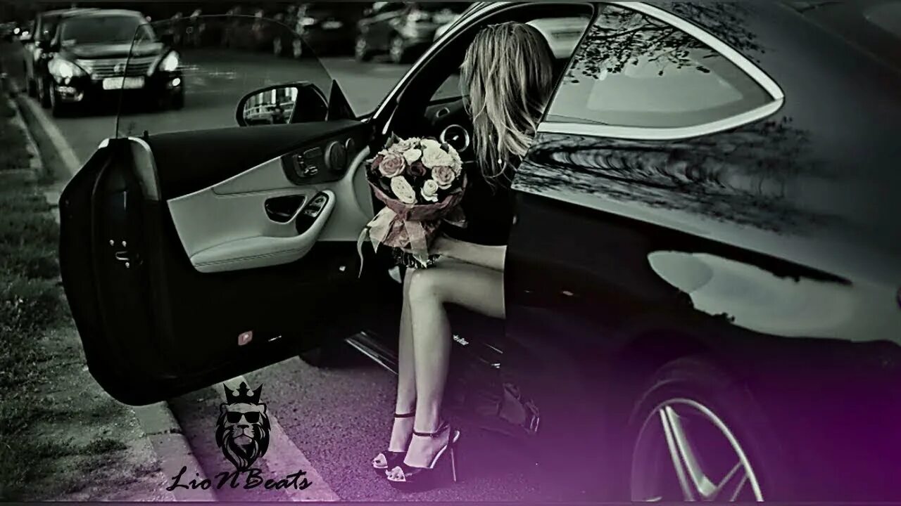 И чёрный мерин тот у дома твоего. Из чёрного мерина (by atlanta). Atlanta из черного мерина. Черный мерин песня девушка. Кто поет песню из черного мерина.