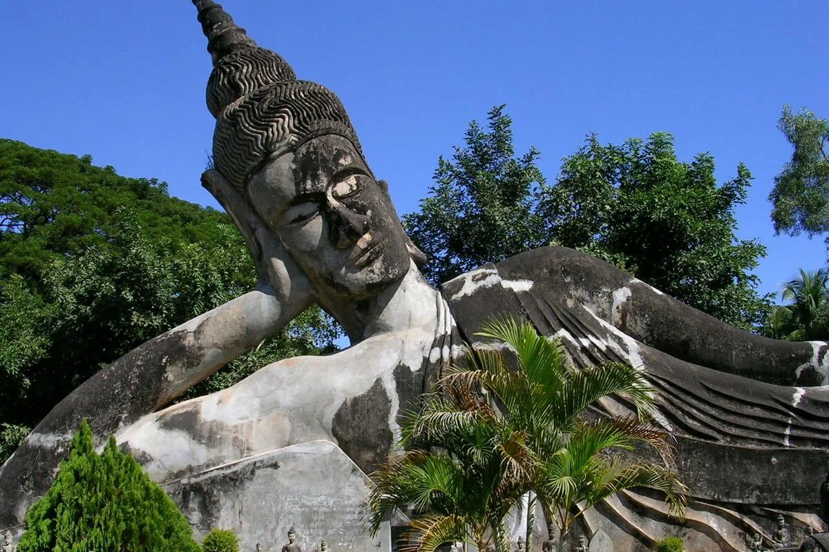 Лаос особенности страны. Будда парк в Лаосе. Юго-Восточная Азия Лаос. Лаос Вьентьян. Лаос столица достопримечательности.