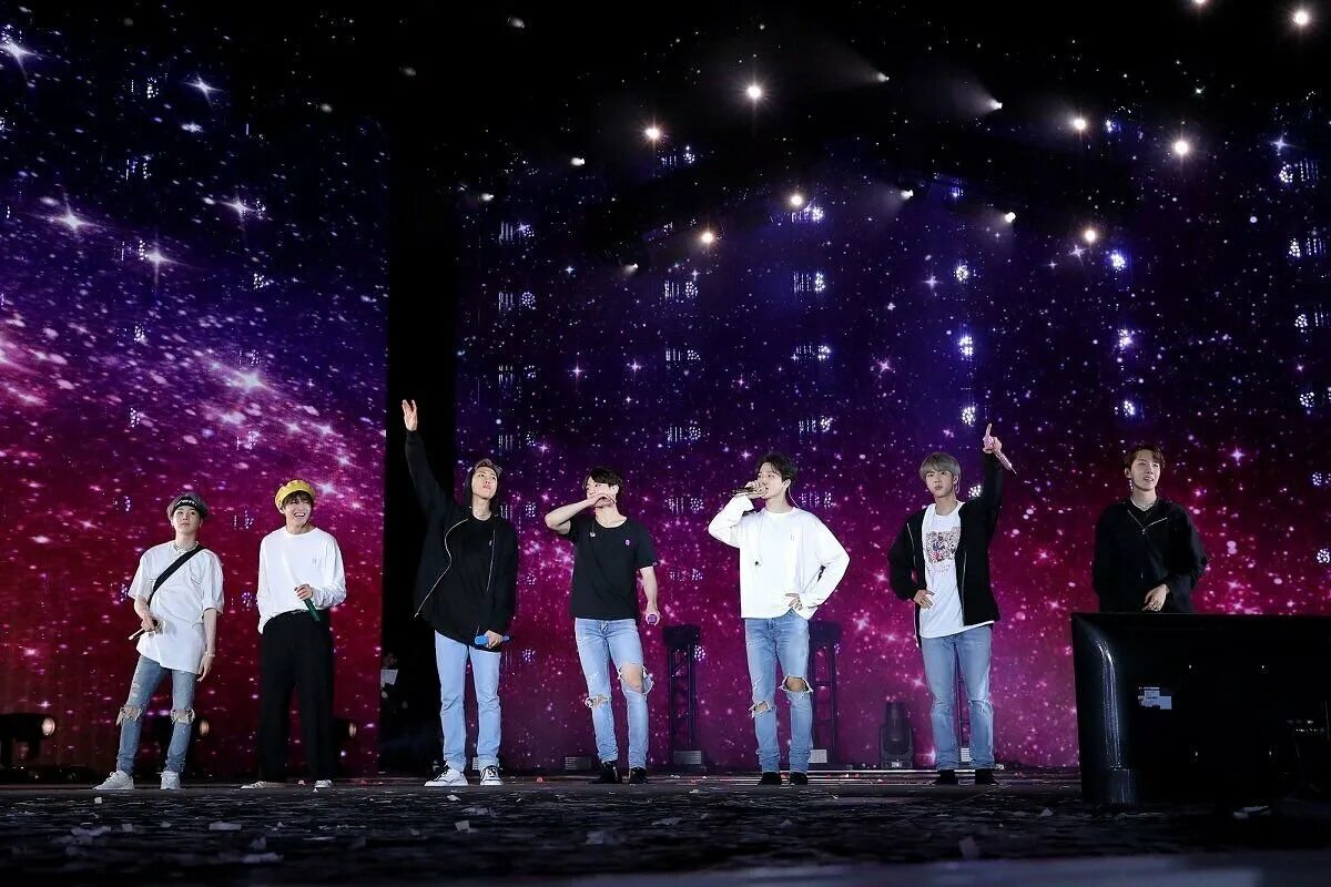 BTS концерт Love yourself. BTS 2022. Концерт БТС BTS speak yourself Tour. БТС ly Tour.