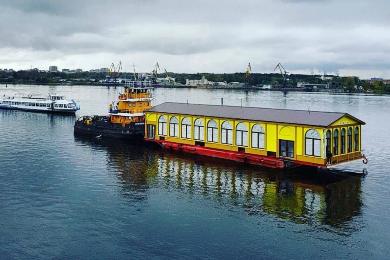 Дебаркадер нижний новгород 2022. Плавучий бетонный дебаркадер. Плавучий бетонный дебаркадер. Плавучий бетонный дебаркадер. Дебаркадер что это.