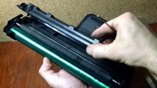 Заправить картридж для принтера рядом со мной. Заправка картриджей xerox phaser 5550. контакты картриджа в принтере samsung ml-1861. картридж для принтера самсунг мл 2160. d104s картридж.