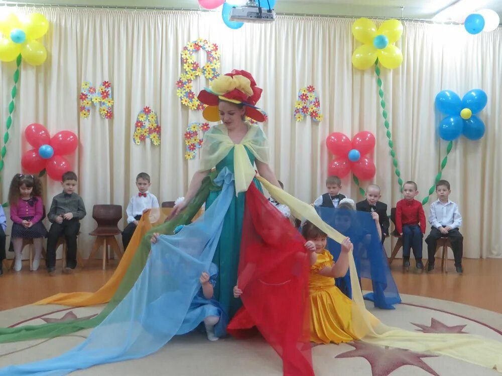 Выпускной в саду цветик семицветик. Цветик семицветик для утренника в детском саду. Выпускной в детском саду с цветиком семицветиком. Выпускной в детском саду цветик семицветик. Детский сад огонек воспитатели рудня.