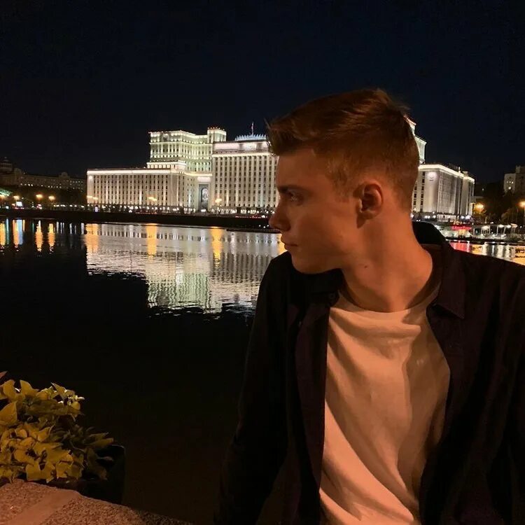 Знакомства Новосибирск, Владислав, 34 - объявление мужчины с фото