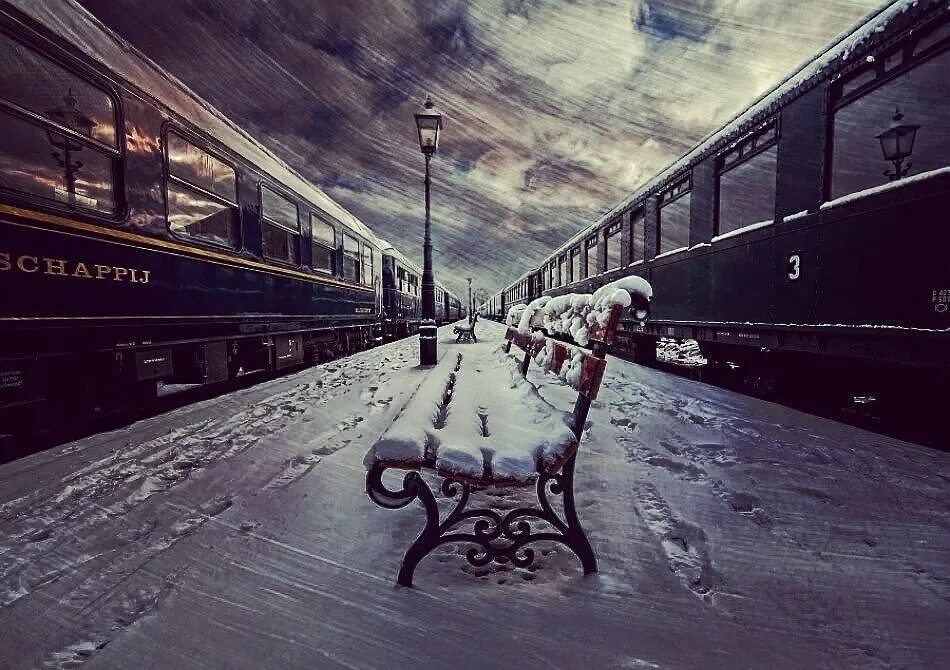 Тронется перрон. Поездом вокруг этны. Памятник железнодорожникам в туле на московском вокзале. Московский вокзал санкт-петербург перрон. Скоро поезд.