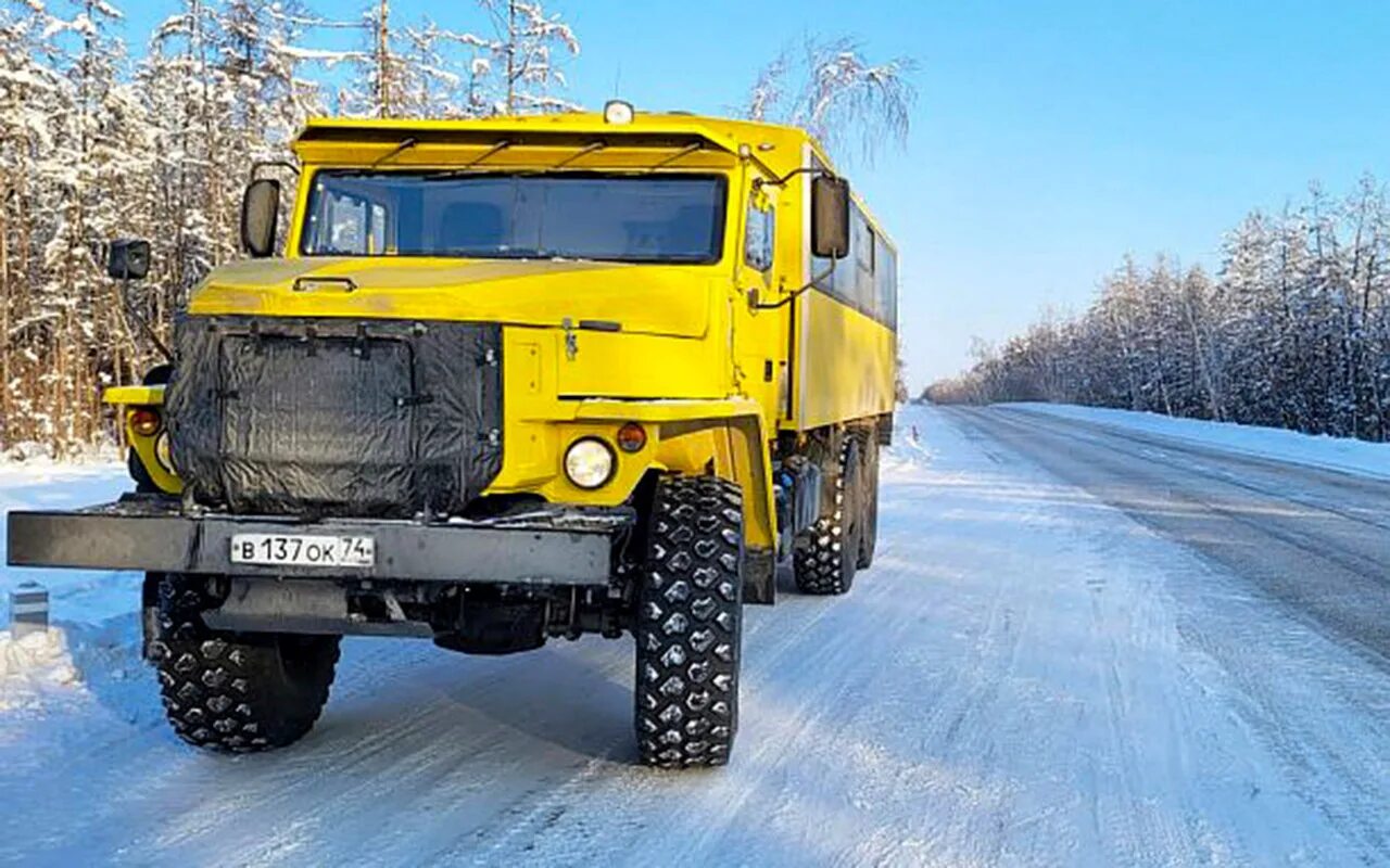 Урал мотовоз. Урал 4320 мотовоз. урал мотовоз 6х6. вездеход урал арктика. урал арктический грузовик.