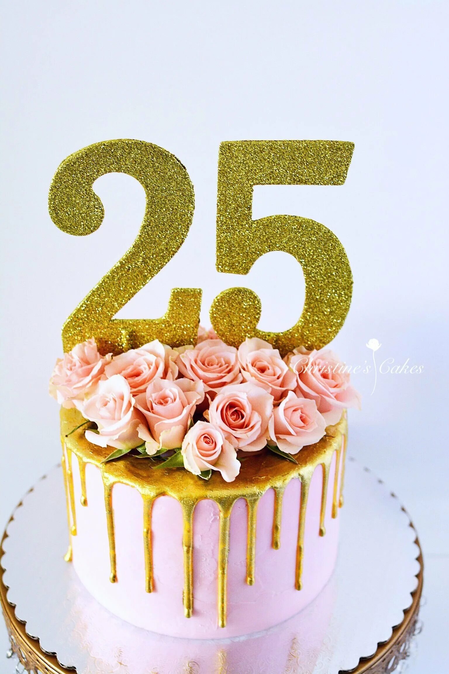 Торт девушке 22. Торт на юбилей 25 лет. Тортик на день рождения девушке 35 лет. Торт на день рождения 25 лет. Тортики для девочек 20 лет.