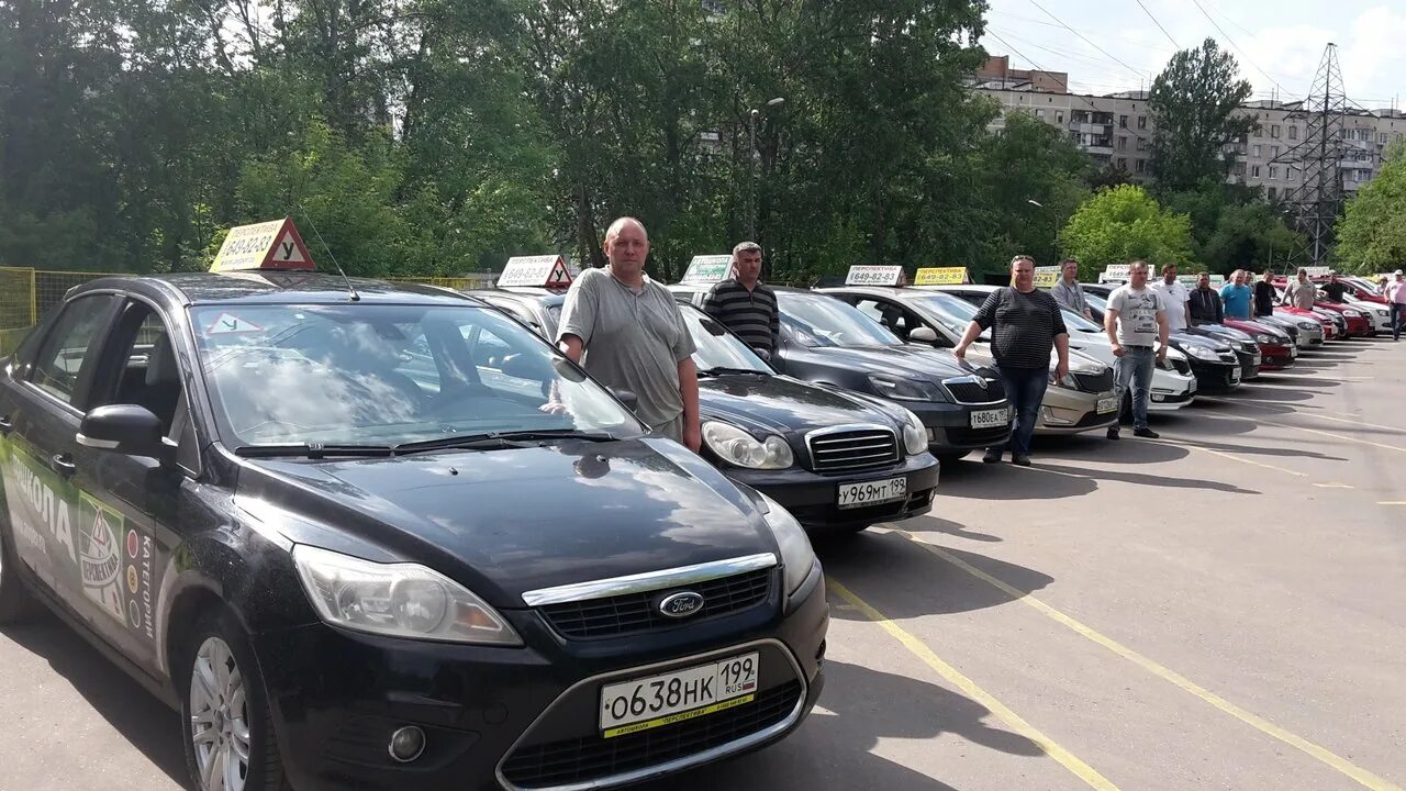 Сайт автошколы челябинск. Автошкола перспектива Бибирево. Автошкола перспектива Челябинск. Автошкола перспектива машины. Автошкола коробка автомат.