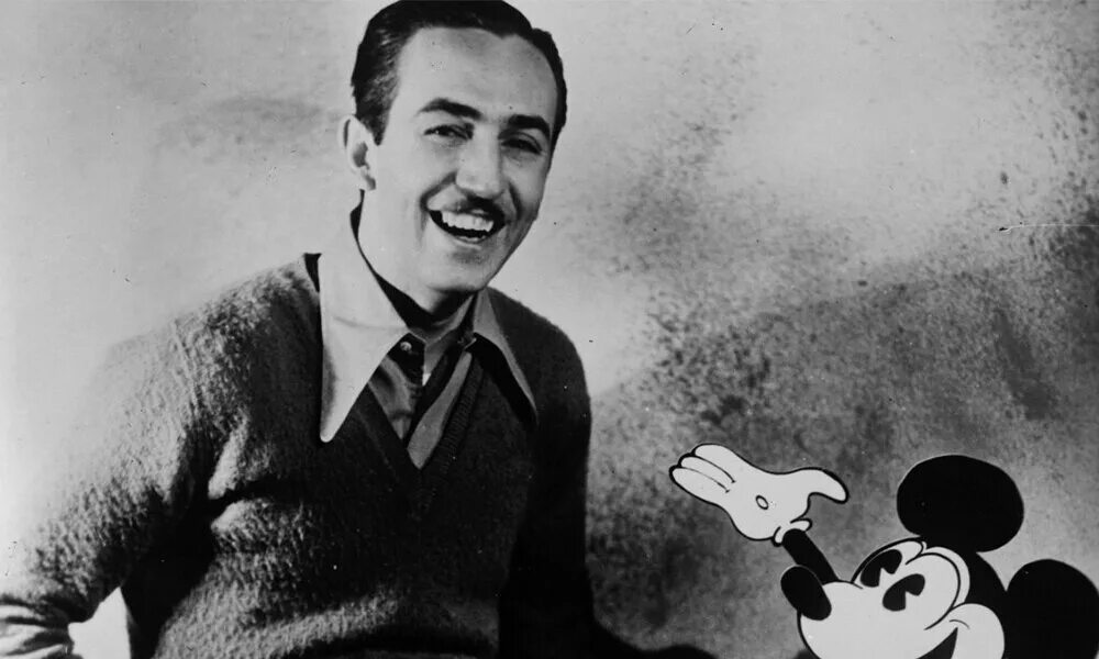 Новинки уолта диснея. Walt Disney (Уолт Дисней). Уолт Дисней и Микки Маус. Уолт Дисней 1934. Уолтер Элиас Дисней.