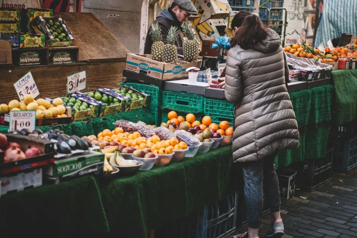 На рынке. Рынок продуктов. Фотосессия на рынке. Люди на рынке. Humans market