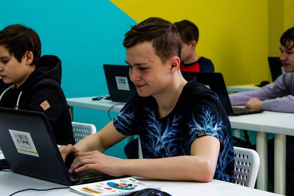 Школа программирования для детей kiberone, анапа. Кибер школа ижевск. Мшп школа программирования. Школа программирования кодкласс. Кибершкола kiberone.