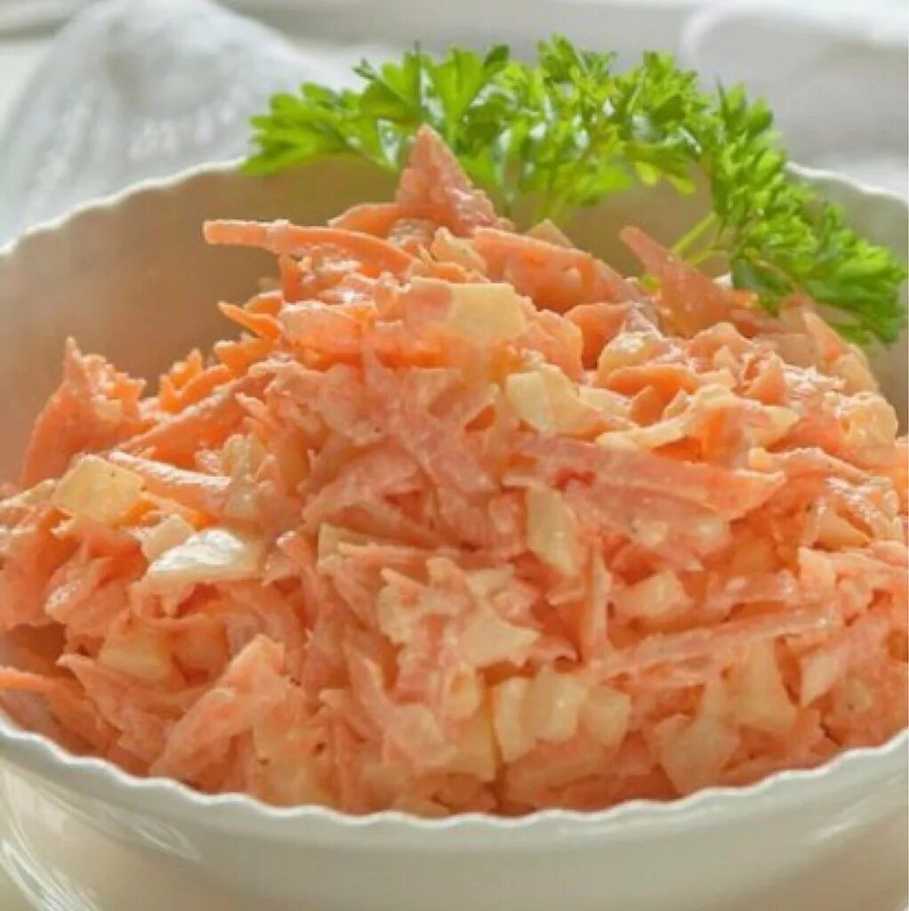 Салат из моркови с чесноком калорийность. Морковь с чесноком. салат морковка с сыром и чесноком. морковь с сыром и чесноком. салат морковь с чесноком и майонезом.