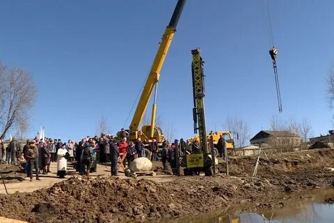 Первая свая