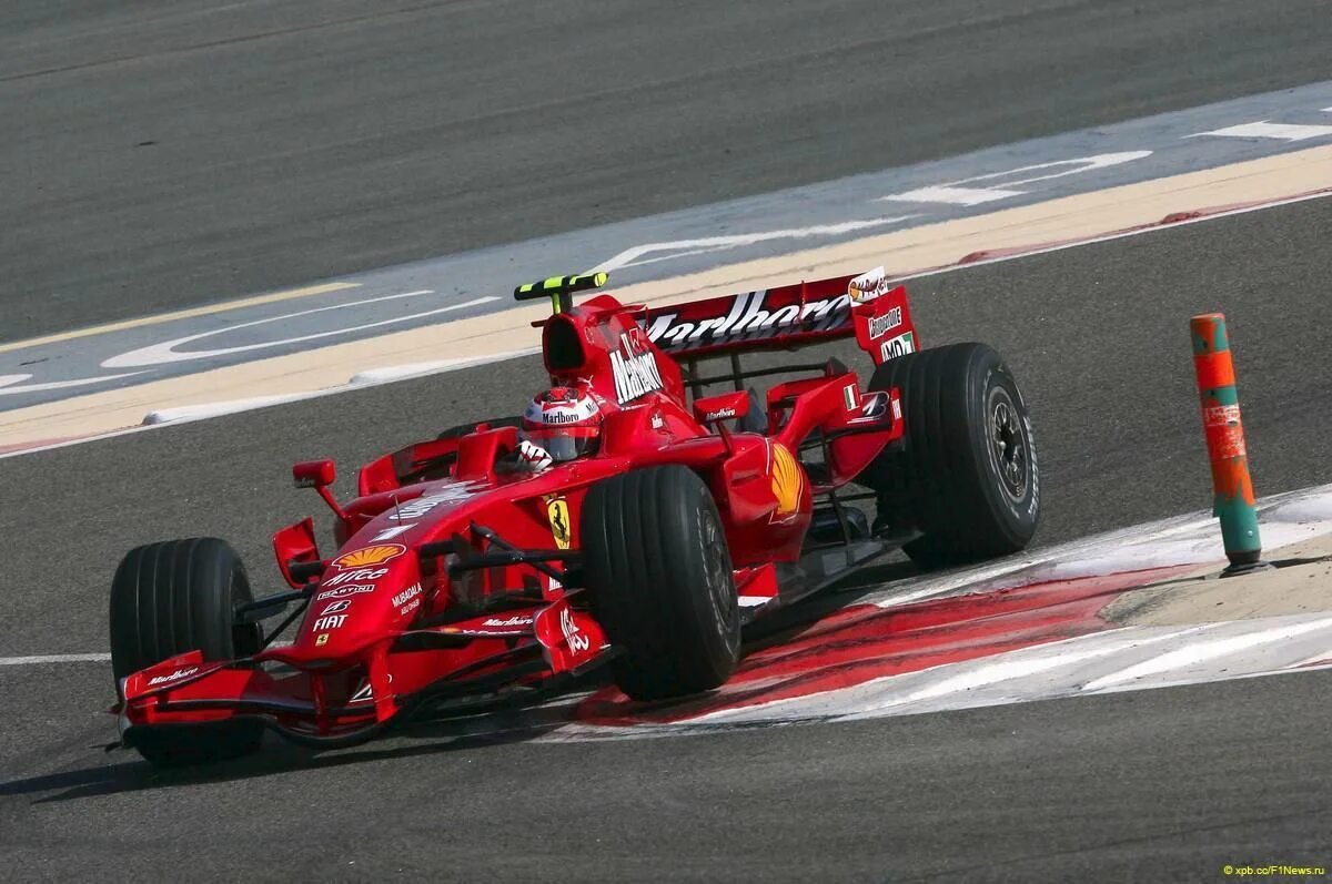 Формулы 1 5 класс. Ferrari f1 2008. Ferrari f2008. Феррари формула 1 2008. Кими Райкконен 2008.