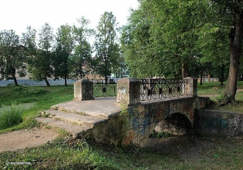Карячкинский парк рыбинск. Карякинский парк рыбинск часы. Парки рыбинска карякинский парк. Карякинский парк рыбинск фонтан. Рыбинск паок карякинский парк.