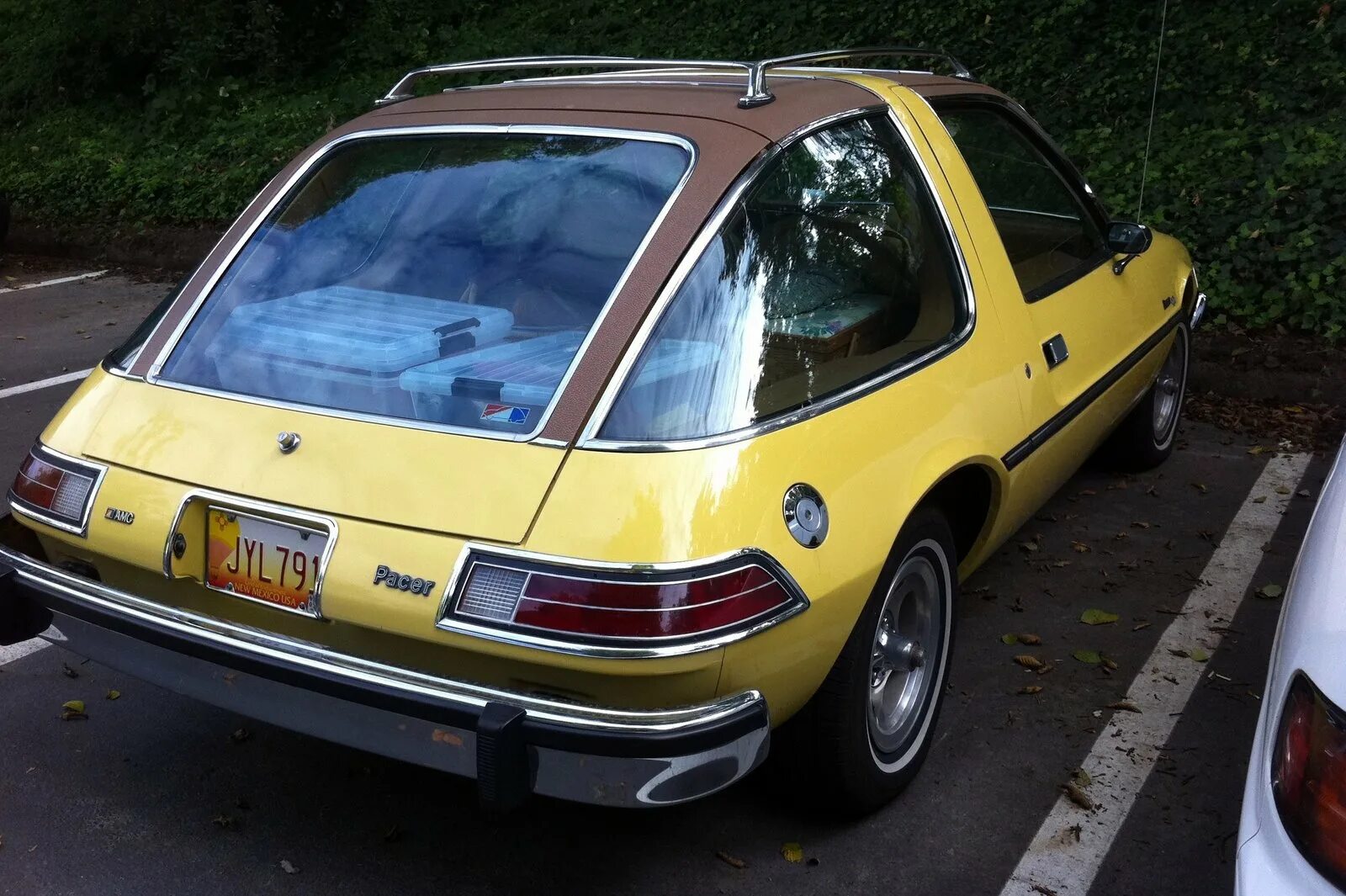 Items car. AMC Pacer 1975. AMC Pacer универсал. AMC Pacer, лимон 70-х. АМС Пейсер 1983.