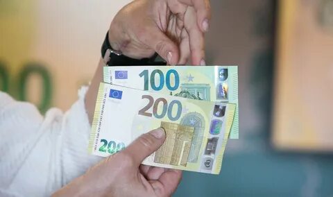 Купюра 100 евро нового образца