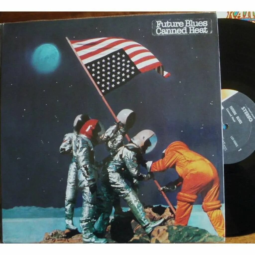 Future heat. Hot hot heat implosionatic. Hot hot heat. Hot hot heat future breeds. Немецкое тепло логотип.