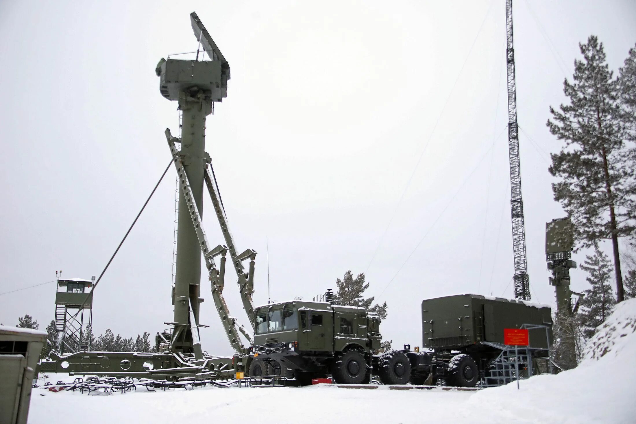 Полки с 400. С 400 вышка. зенитная ракетная система с-400 триумф.