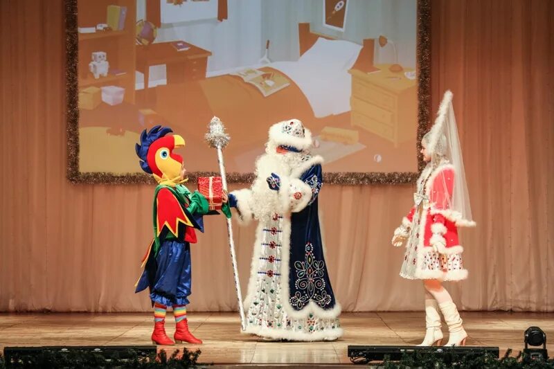 спектакль тридевятый новый год. костюмы для спектакля вовка в тридевятом царстве. кукольный театр новогоднее представление. вовка в 3-10 царстве костюм. спектакль тридевятый новый год.