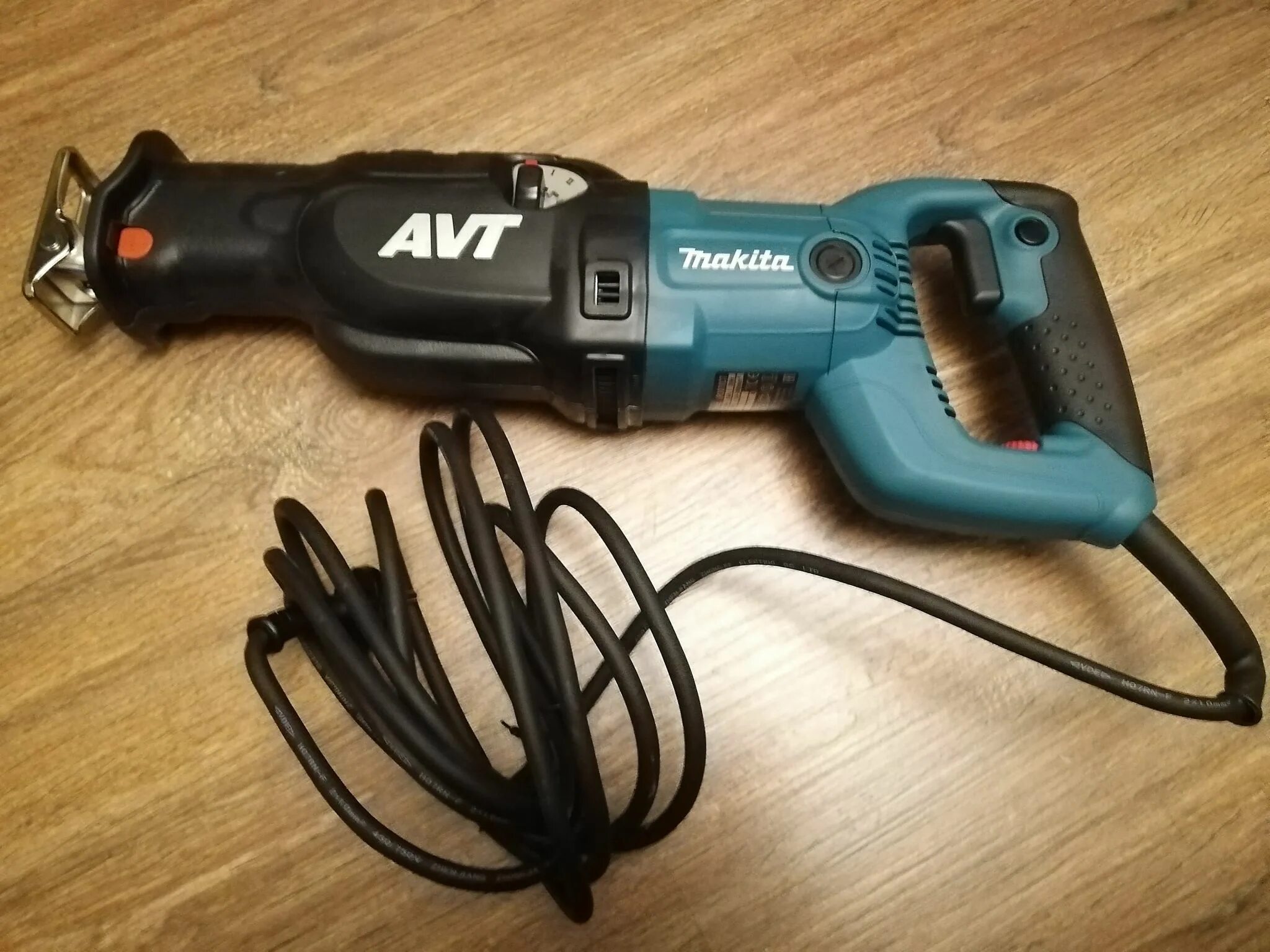 Сабельная пила 3070. Makita jr3070ct. Пила сабельная Makita jr3070ct. Сабельная пила Интерскол аккумуляторная. Пила сабельная Makita jr3070ct кейс.