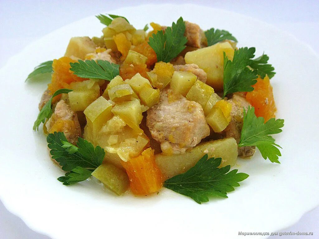 Овощное рагу с капустой и картофелем. Тушеная капуста с кабачками и морковью. Кабачки с цветной капустой. Рагу с цветной капустой. Рагу из овощей.