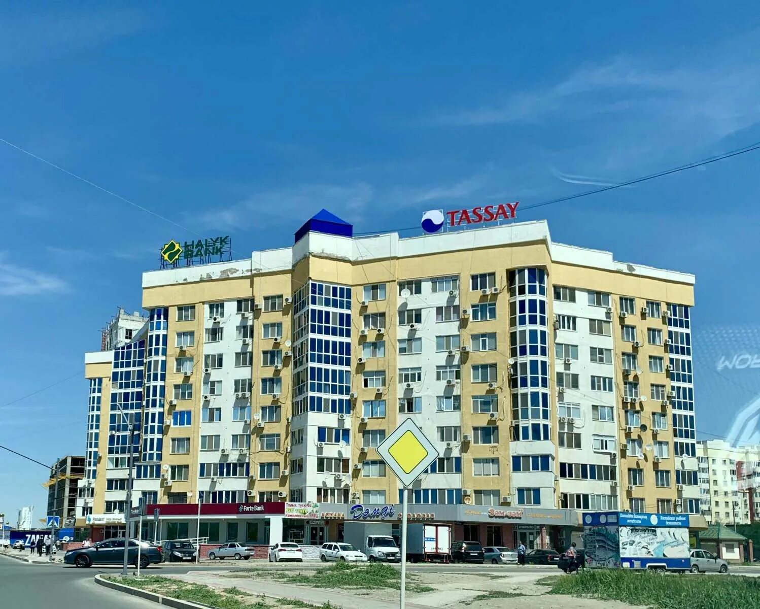 Микрорайон атырау. Тайманова 48 атырау. атырау кулманова 107. атырау привокзальный. тайманова 48 атырау жк заман.