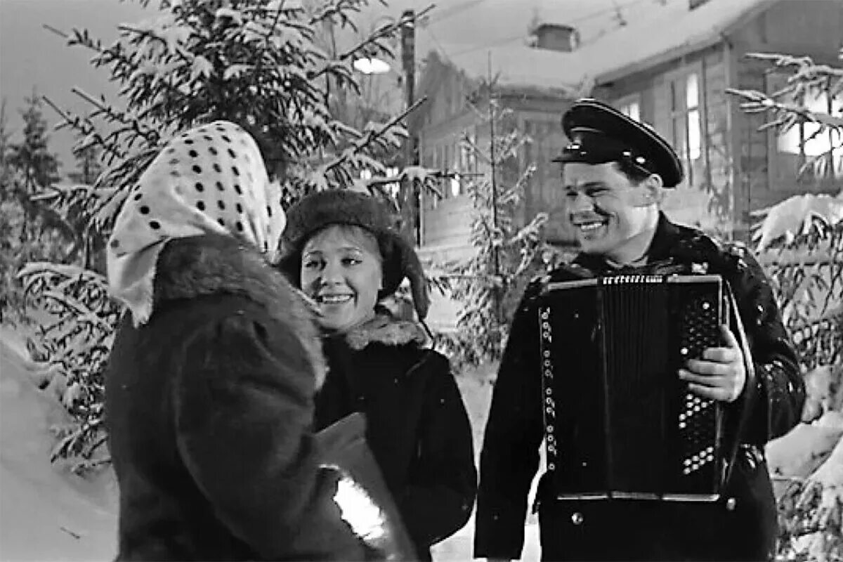 Песня из кинофильма клен. Ю. Чулюкин «девчата» (1962). Девчата Люсьена Овчинникова старый клен.