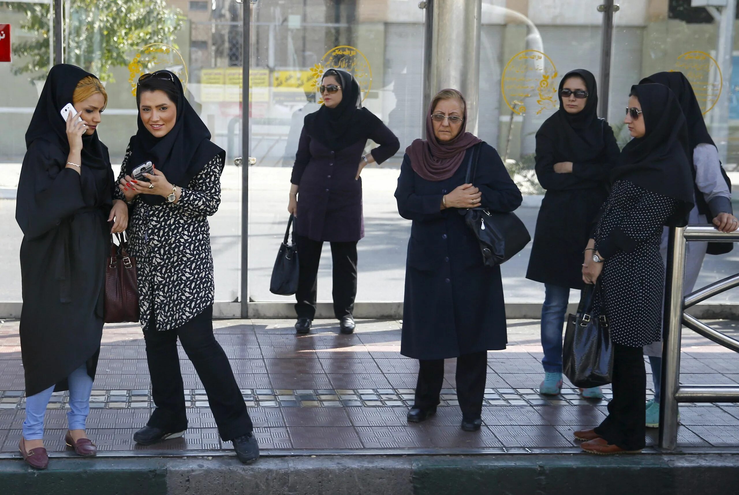 Будет ли ответ ирана. Иранские женщины Тегеран. Иран паранджа. Иран и иранцы и иранки. Хиджаб в Иране.