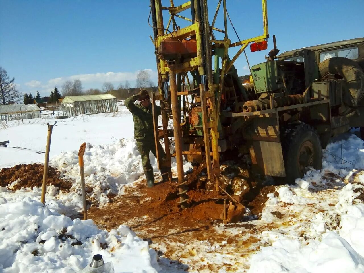 Бурение на воду нижегородская область. Бурение скважин на воду в Нижегородской области ГАЗ 66. Бурение скважин зимой. Бурение скважин на воду зимой. Буровая зимой.