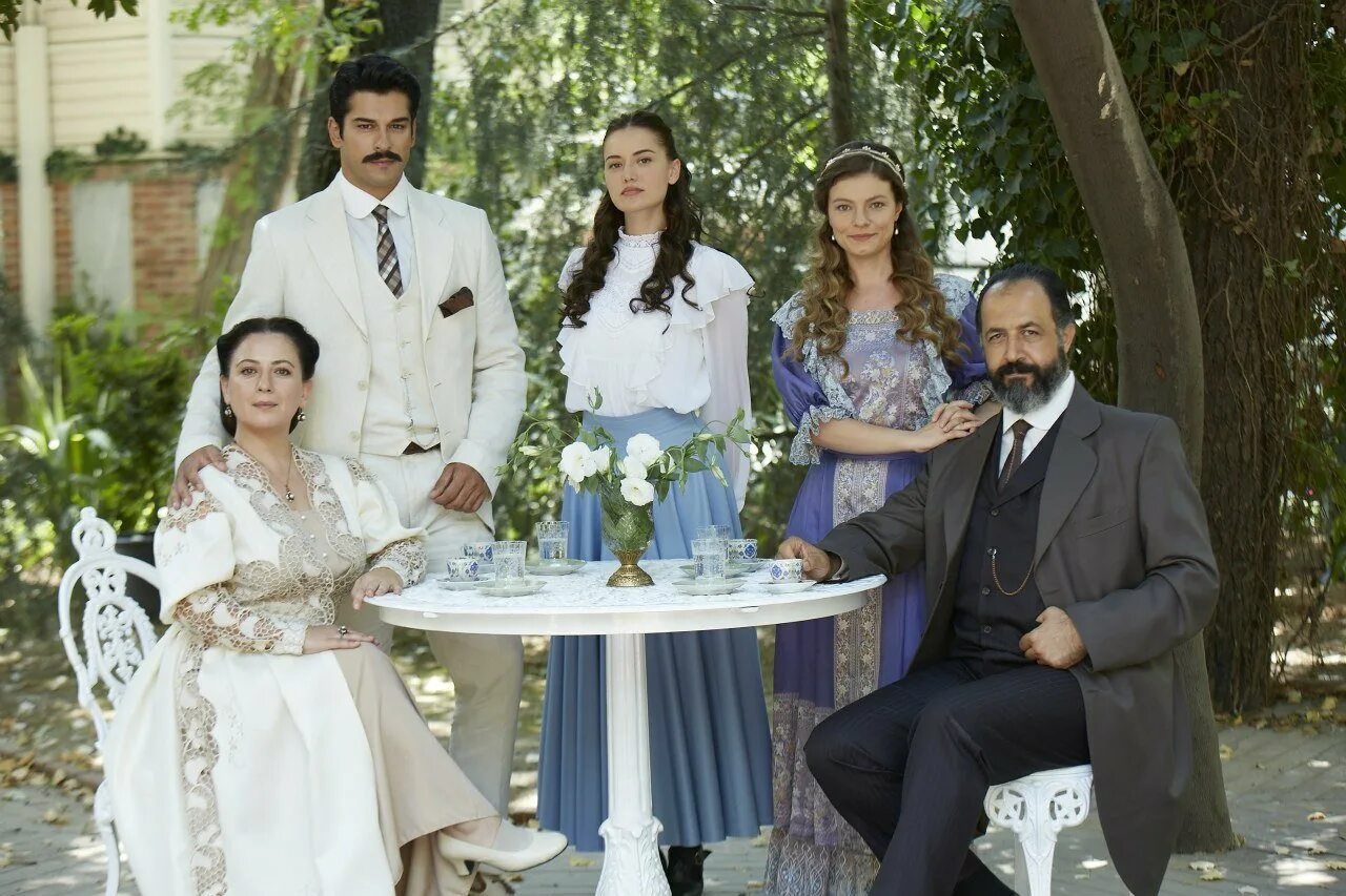 Бурак озчивит королек птичка певчая. Королек птичка певчая турция на русском. Королек птичка певчая турция на русском. Фахрие эвджен королек птичка певчая. Бурак озчивит королек птичка.