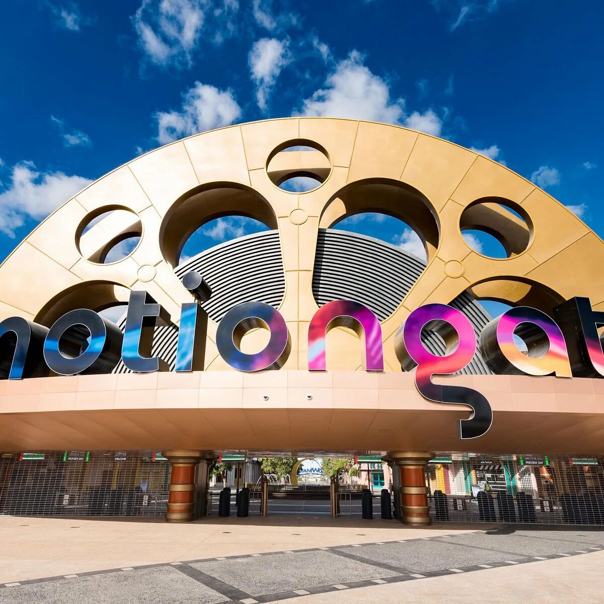 Моушен гейт дубай. Motion gate в дубае. Дубай парк аттракционов motiongate. Моушен гейт парк в дубае. Моушен гейт дубай.