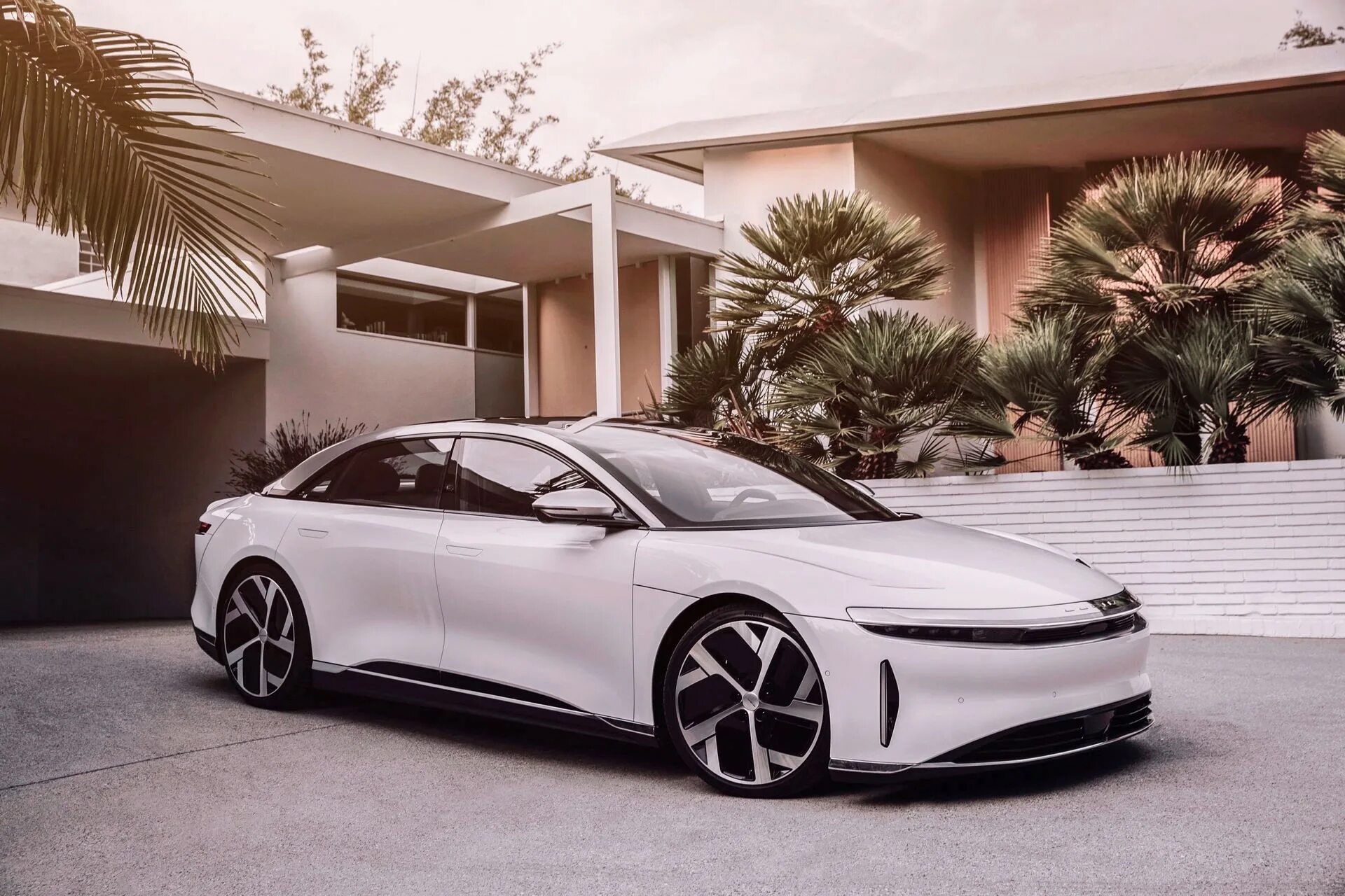 Lucid Air электромобиль. Lucid Air 2022. Электромобиль Lucid Air 2021. Тесла электромобиль 2021. Аир машина