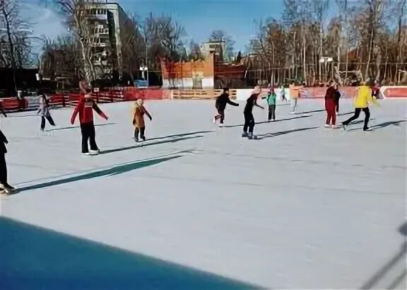 Централ парк каток. Каток в пушкино 2024. Каток в пушкино 2024. Центральный парк пушкино каток. Мама папа я спортивная семья зима.