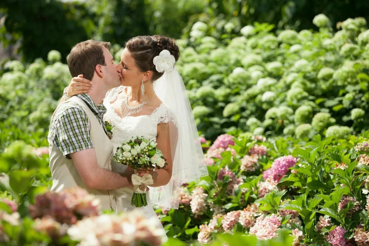 Свадьба в августе. Сеймон огастус свадьба. Андрей пронин фотограф. Свадьба в августе приметы. Августовские свадьбы.