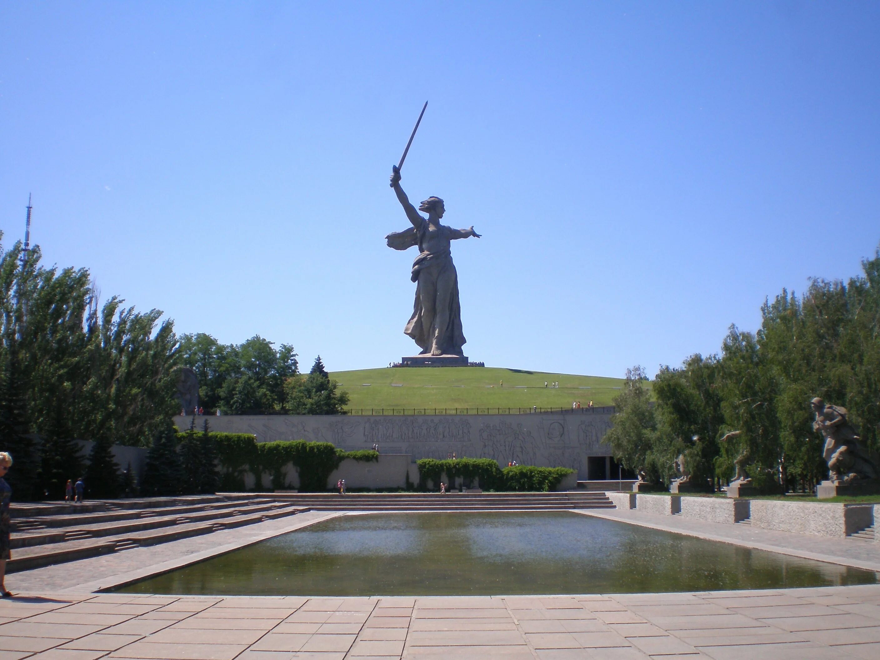 Движение курган. Волгоград Мамаев Курган Сосновый парк. Мамаев Курган Таганрог. Мамаев Курган 70-80. Фонтан на Мамаевом Кургане.