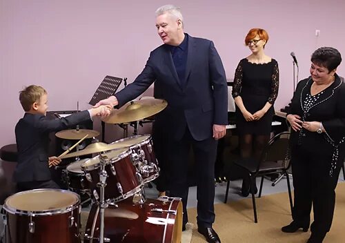 Музыкальная школа калинникова. Орловская детская музыкальная школа. Сайт музыкальной школы калинникова. Музыкальная школа имени калинникова орел. Лианозово музыкальная школа.