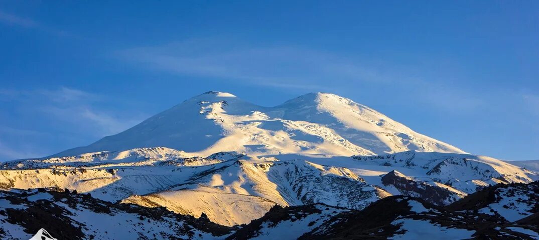 Западная вершина Эльбруса 5642. Гора Эльбрус 5642 метра. Западный Кавказ Эльбрус. Гора Эльбрус (5642 м) — высочайшая вершина России.