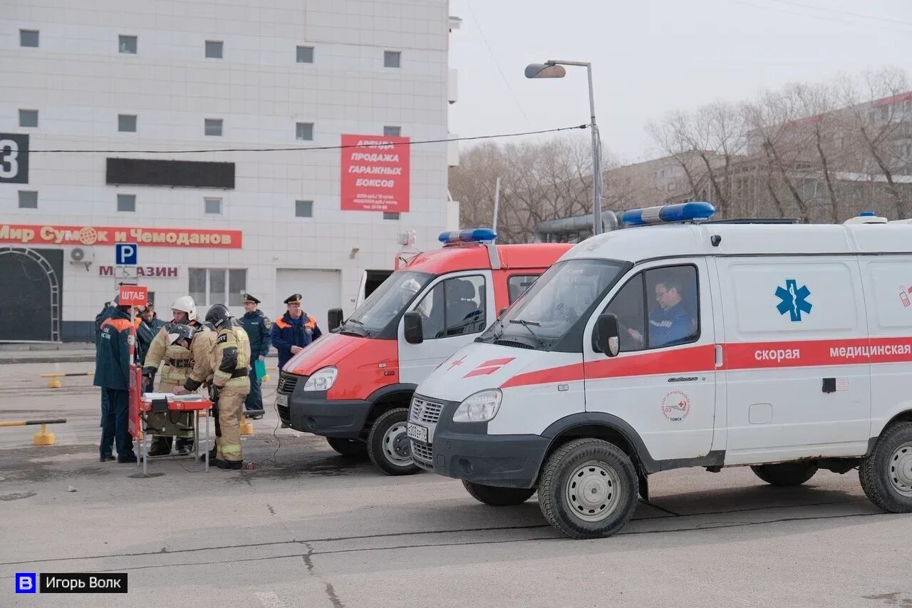 Вести томск новости томска. Пожар в Томске. Пожар в ТЦ. Пожар в торговом центре «зимняя вишня». Пожар в ТЦ лента Томск.