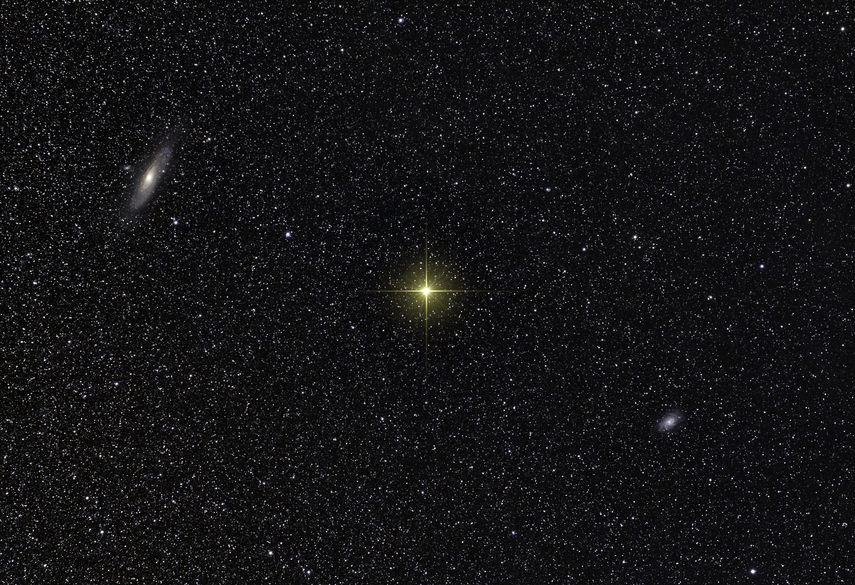 Галактика в созвездии Андромеды. Галактика m31 туманность Андромеды на небе. Созвездие m31. Галактика Млечный путь Андромеда и треугольник. Солнце яркая звезда галактики