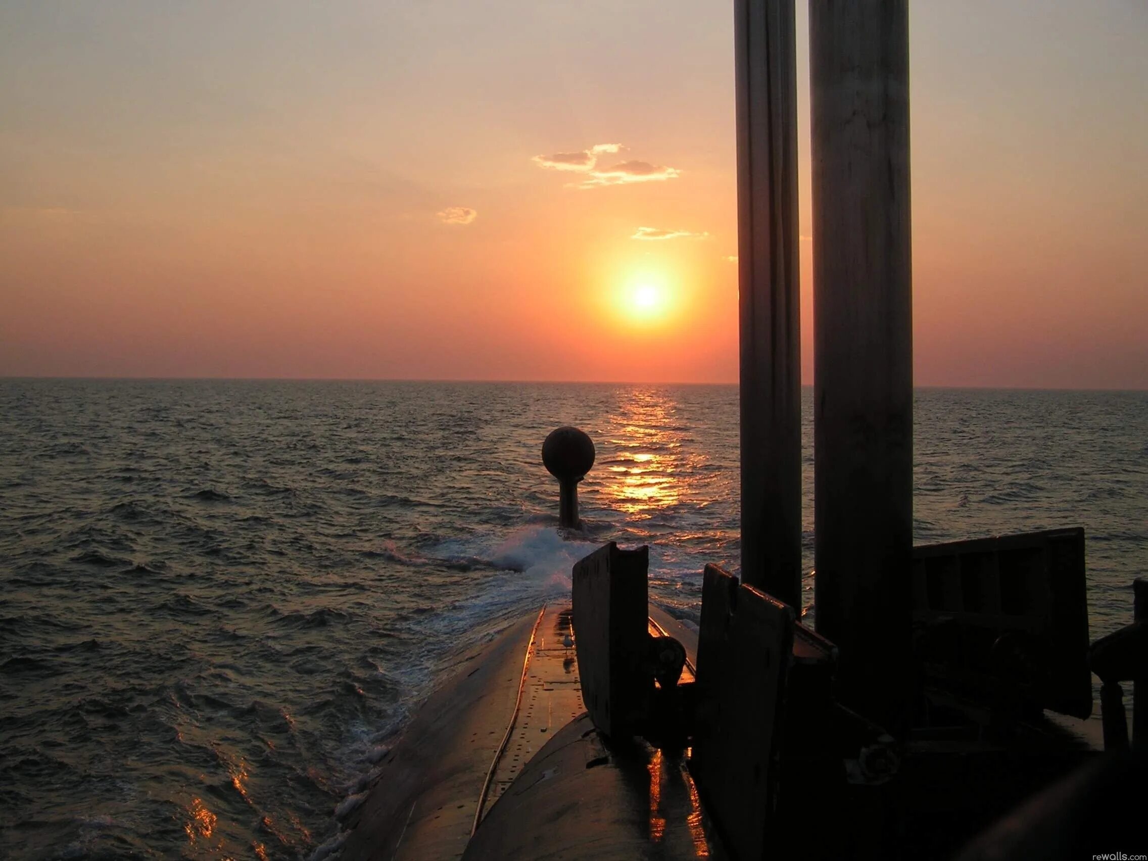 Причал. Усталая подлодка. На пирсе в час ночной. Пристань. На пирсе в час ночной.