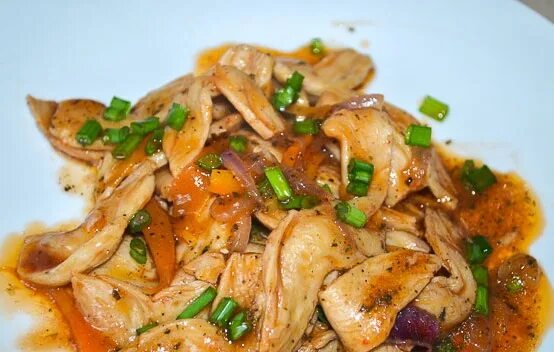 Бефстроганов из соевого мяса