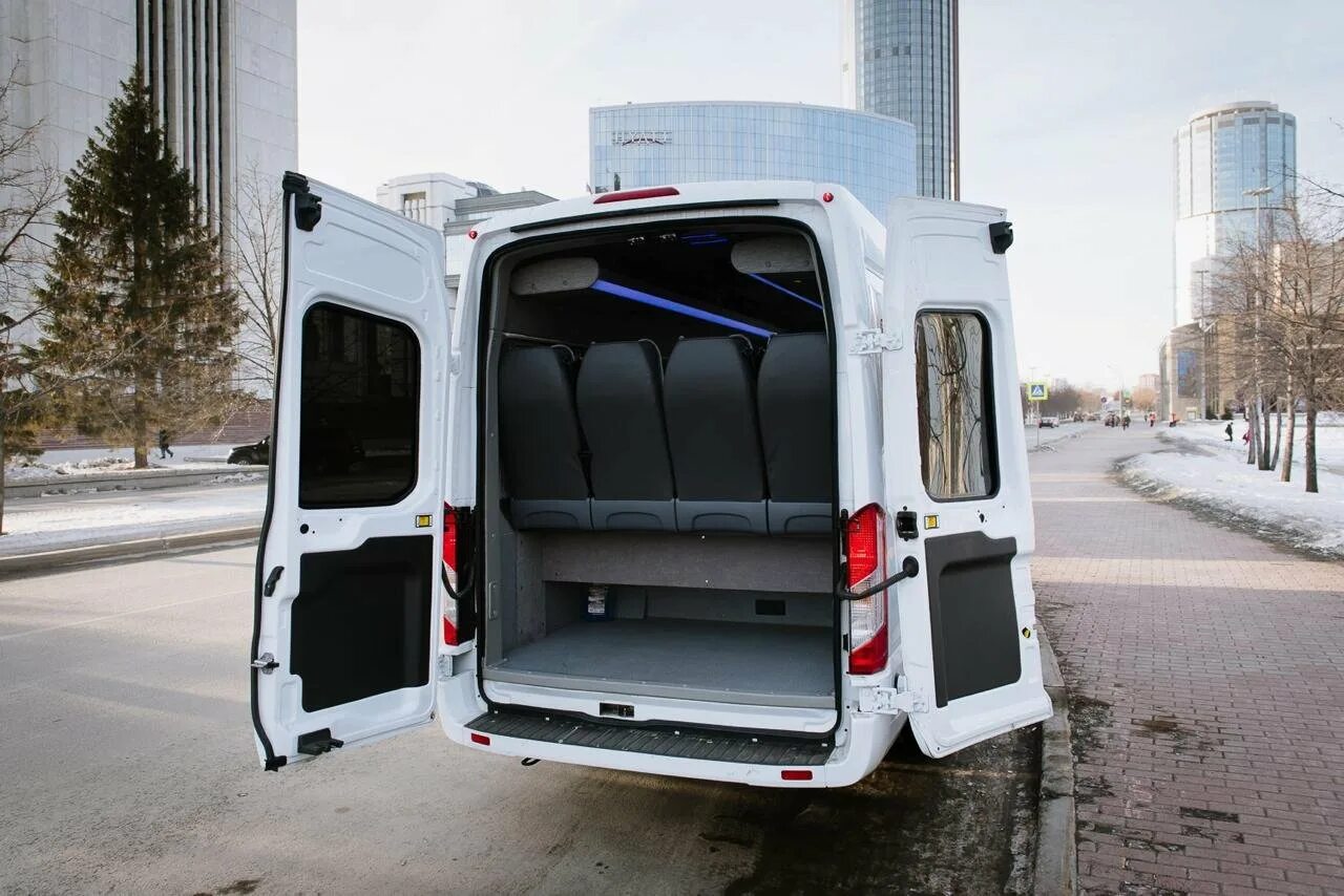 Форд транзит 19 мест. Форд транзит 17 мест. форд транзит 17 мест салон. ford transit пассажирский 17 мест.