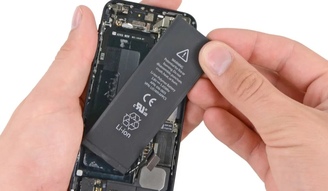 Iphone сильно греется. Iphone 5 s Original Battery Replacement. Аккумулятор iphone 6 pus. Foxconn АКБ для iphone. 10 Аккумуляторы на Apple iphone.